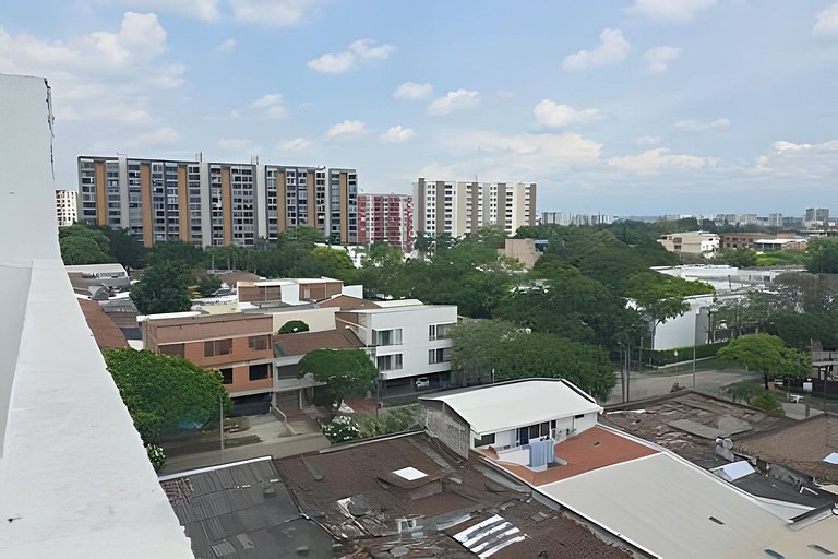 Piscina, jacuzzi y vista 360, en La Flora, Cali