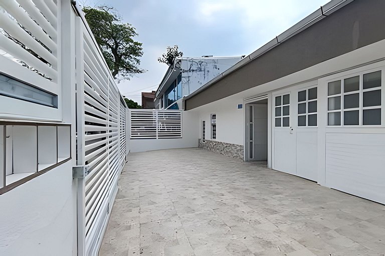 Alojamiento moderno Frente a Chipichape, ideal!