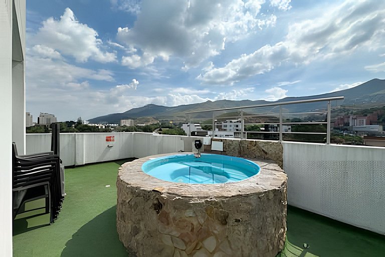 Estudio en la Flora jacuzzi406